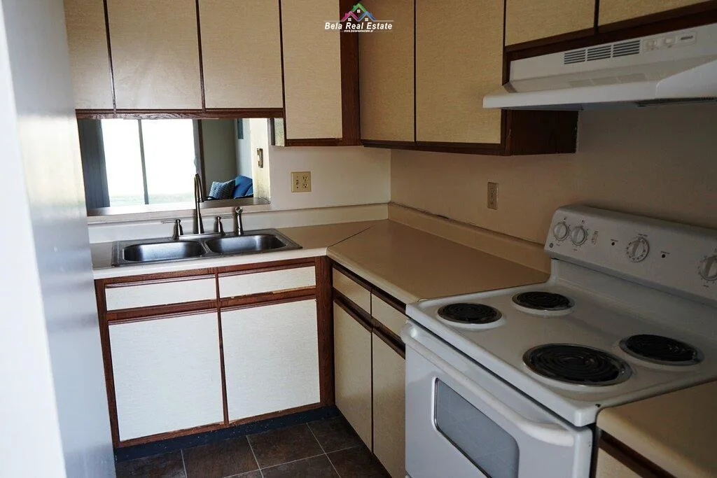 Jepet Me Qera Apartament 2+1 Tek Rruga e Durresit (ID B220285) Tirane