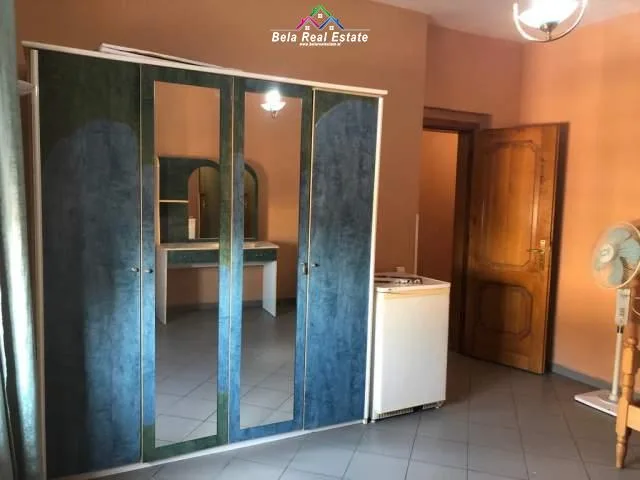 Jepet Me Qera Apartament 2+1 Tek Rruga e Durresit (ID B220285) Tirane