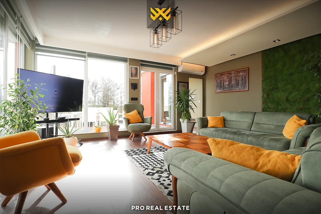 Banesë - Penthouse 155m² + 90m² për #SHITJE në Dragodan
