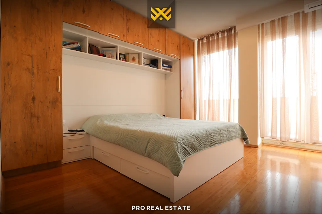 Banesë - Penthouse 155m² + 90m² për #SHITJE në Dragodan
