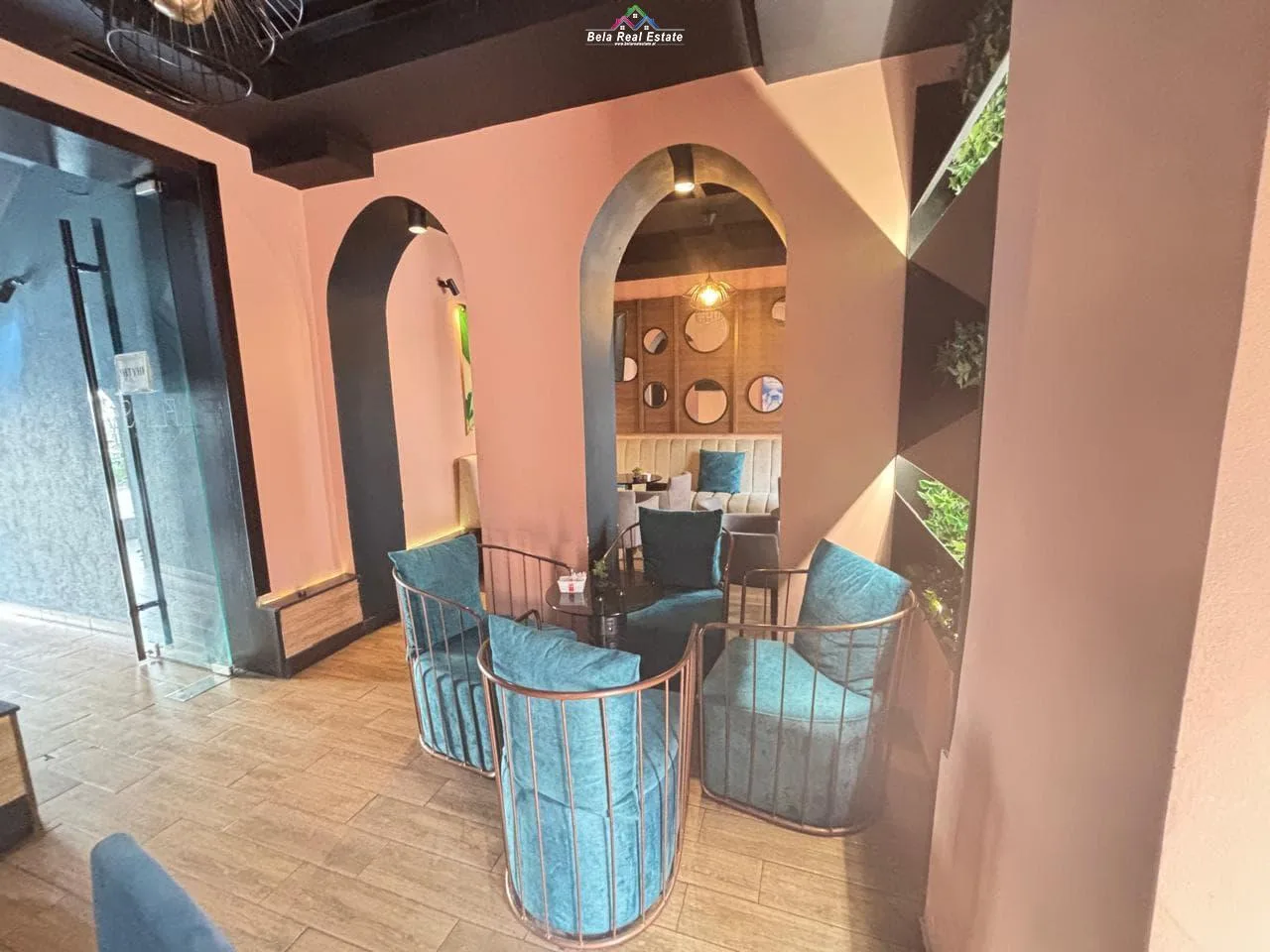 Lokal Me Qera Tek 21-Dhjetori (ID BL2177) Tirane