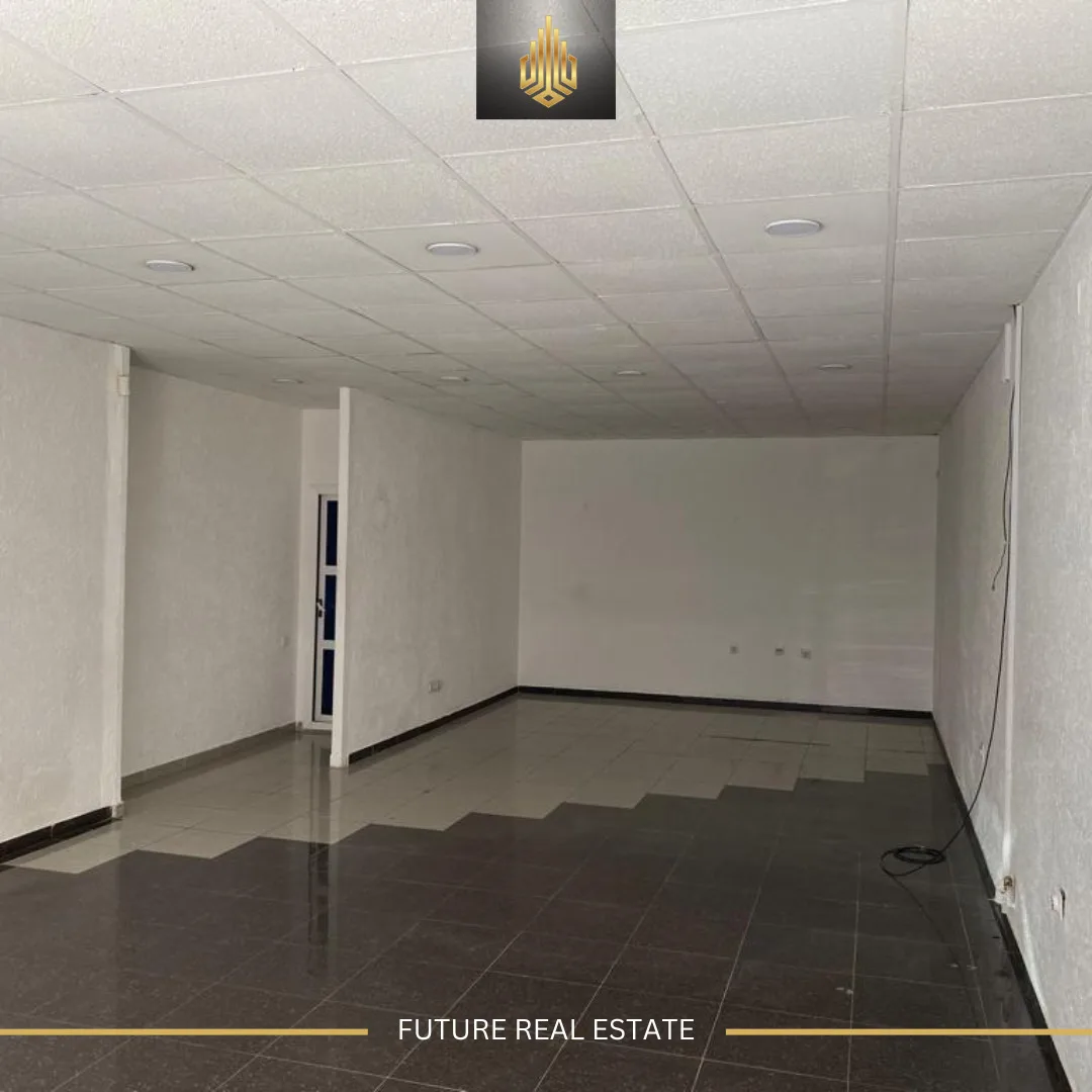 Lokal me QERA/83m²