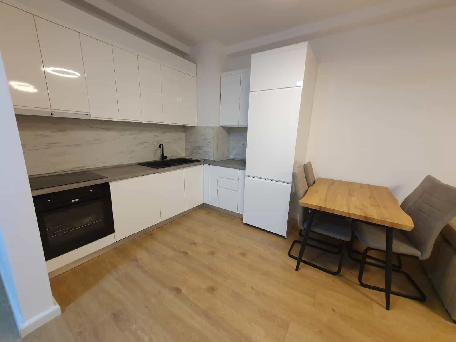 Apartament me qera 2+1 tek Rruga e Kavajes (ID B2201332) Tirane