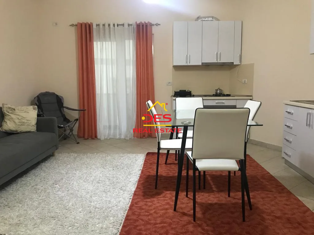 Shitet apartament 1+1 në qendër, shëngjin