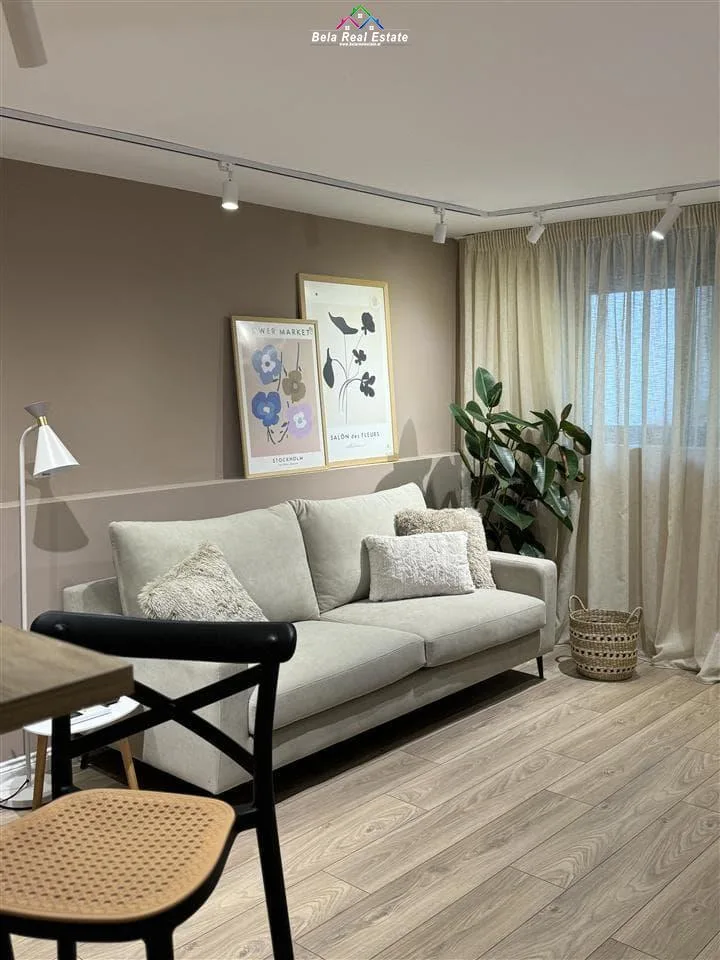 Vile me qera 2+1 prane Kompleksit Grand (ID BV22517) Tirane