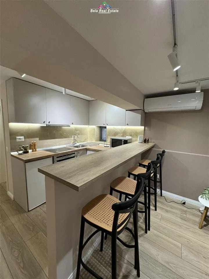 Vile me qera 2+1 prane Kompleksit Grand (ID BV22517) Tirane