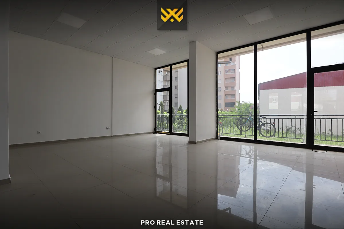 Lokal 234m² për #SHITJE në Fushë Kosovë.
