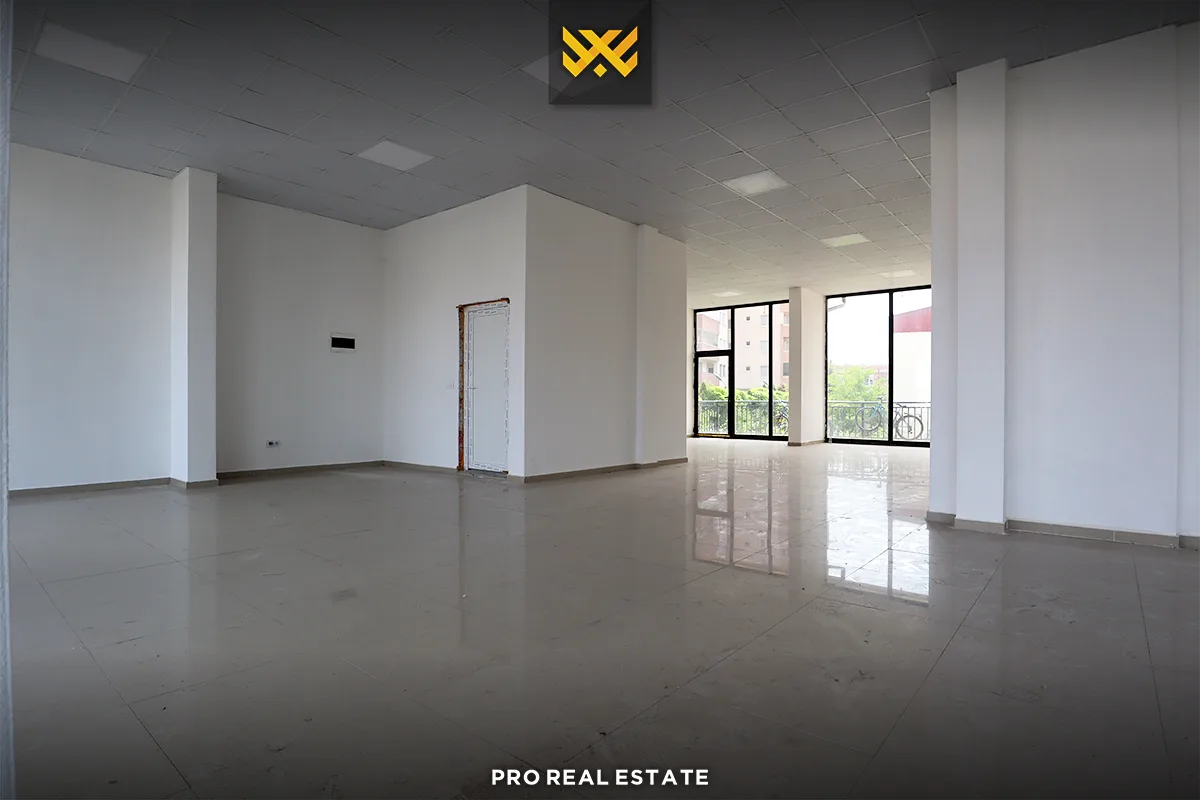 Lokal 234m² për #SHITJE në Fushë Kosovë.