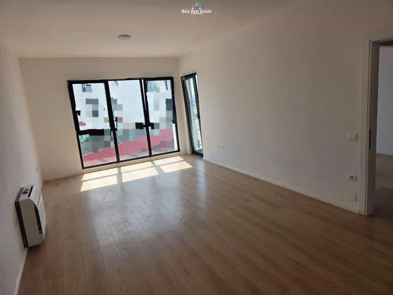Zyre me qera 1+1 tek Farmacia 10 (ID BZ2500) Tirane