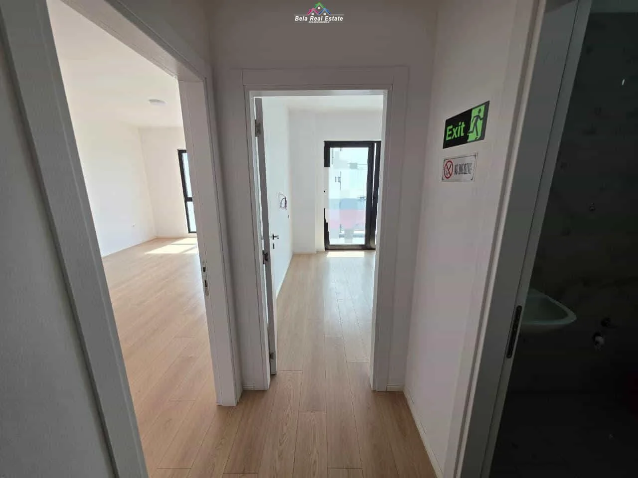 Zyre me qera 1+1 tek Farmacia 10 (ID BZ2500) Tirane