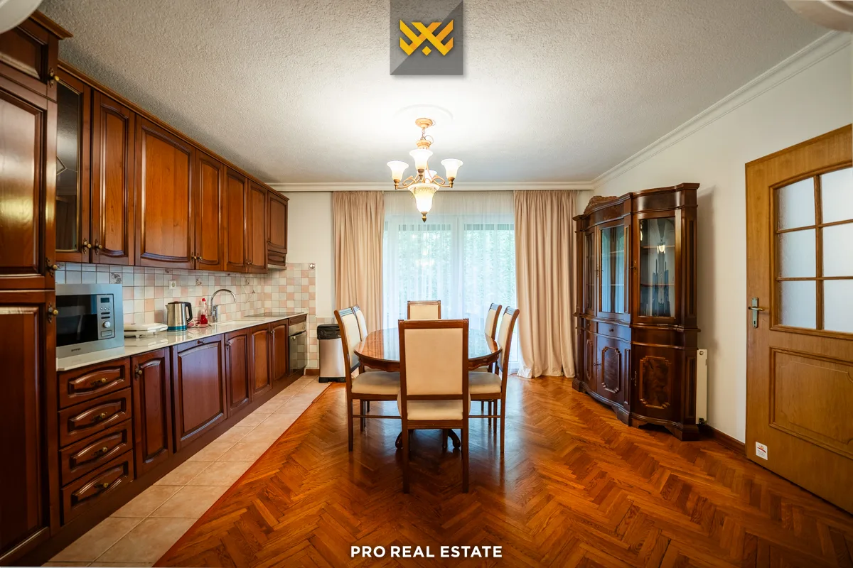 Shtëpi 730m² për #SHITJE në Lagjen e Profesorëve