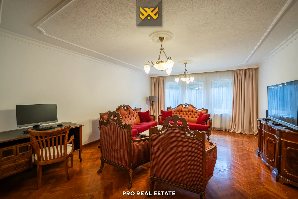 Shtëpi 730m² për #SHITJE në Lagjen e Profesorëve