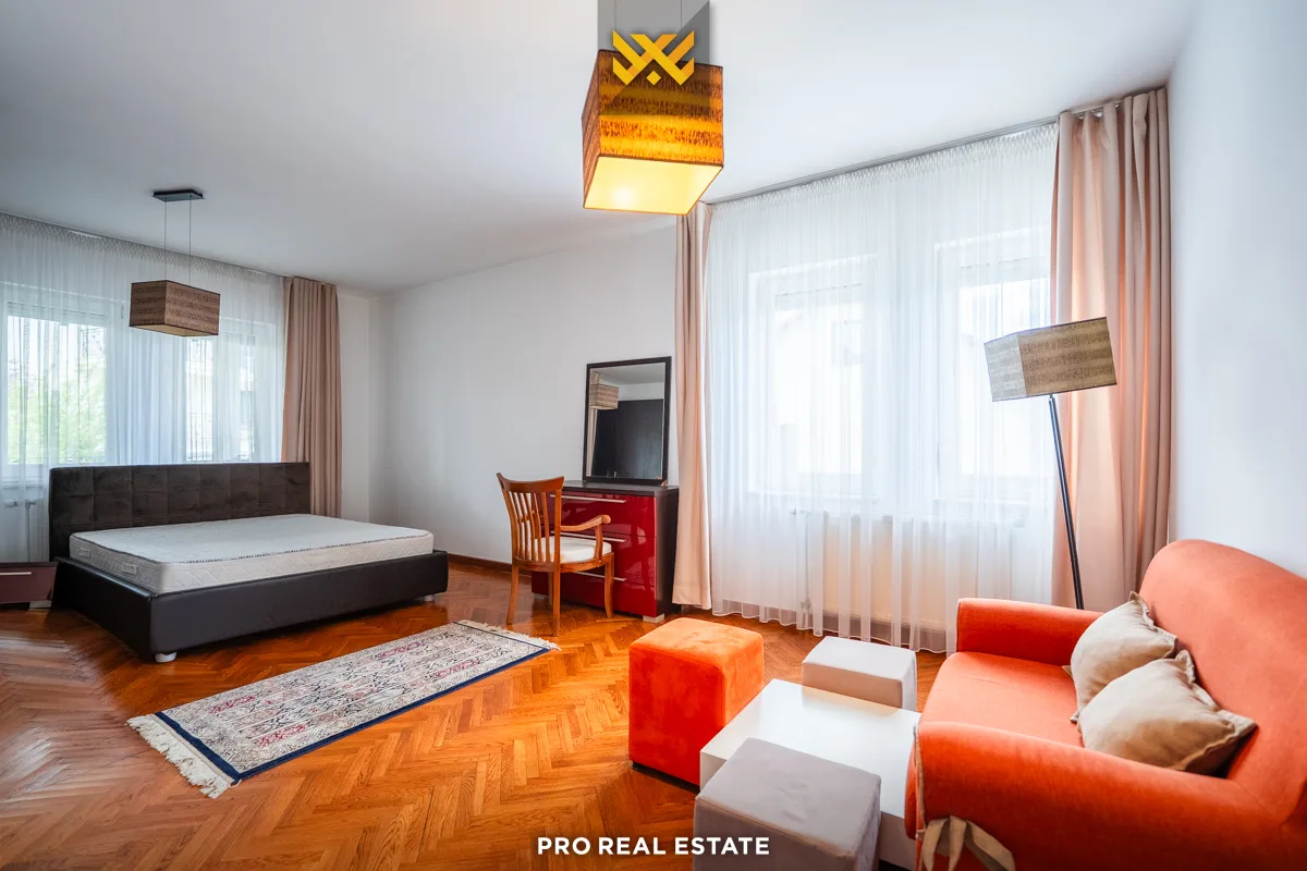 Shtëpi 730m² për #SHITJE në Lagjen e Profesorëve