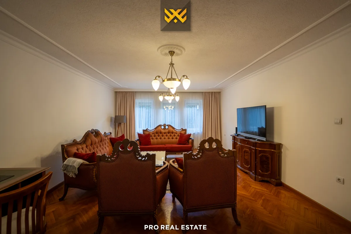 Shtëpi 730m² për #SHITJE në Lagjen e Profesorëve