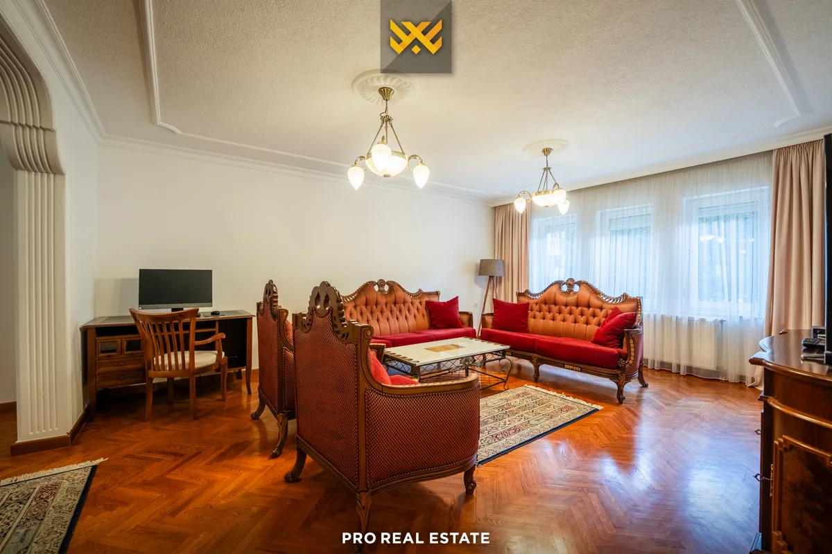 Shtëpi 730m² për #SHITJE në Lagjen e Profesorëve