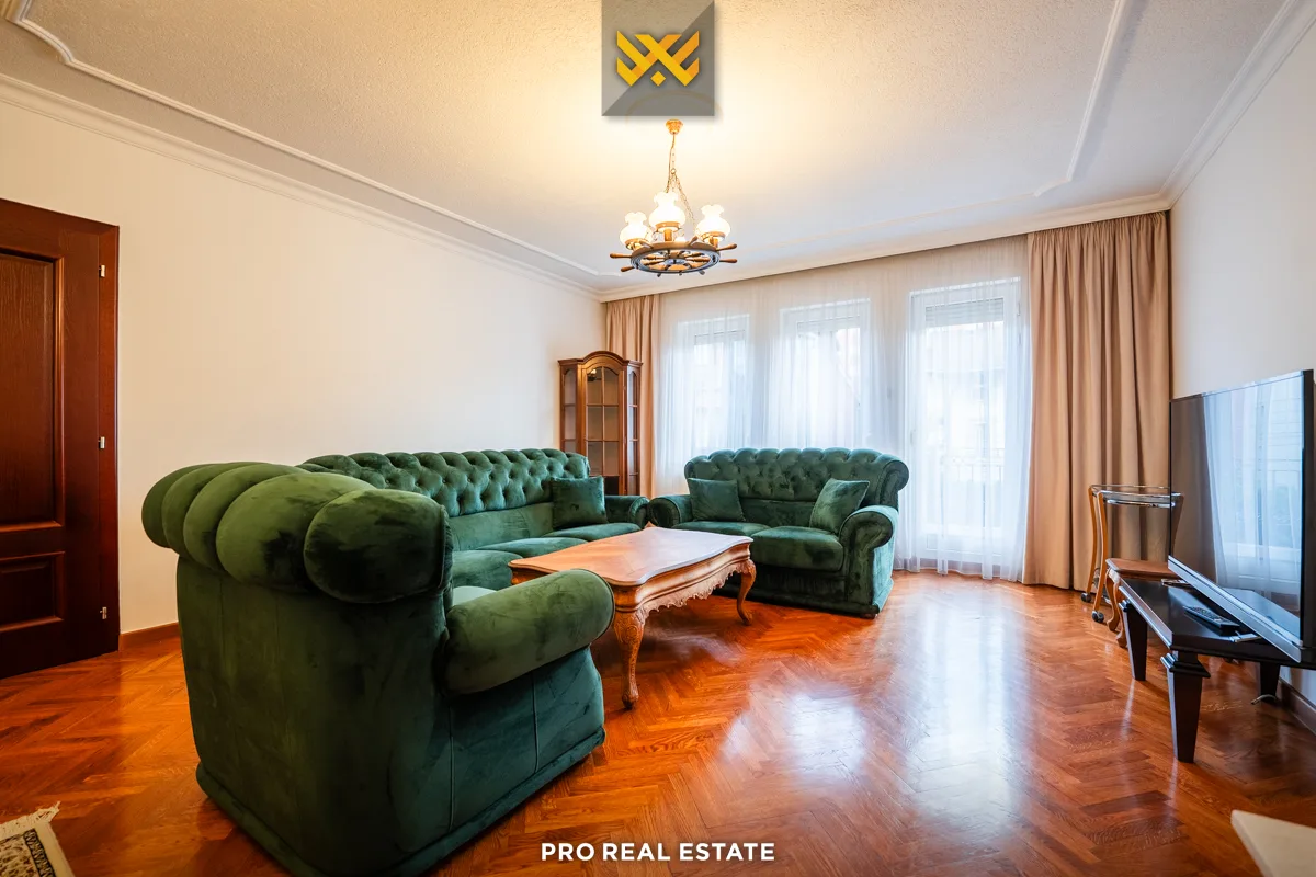 Shtëpi 730m² për #SHITJE në Lagjen e Profesorëve