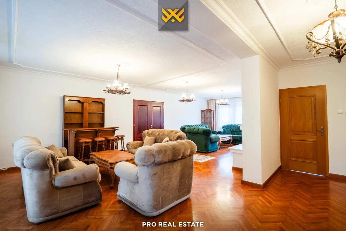 Shtëpi 730m² për #SHITJE në Lagjen e Profesorëve