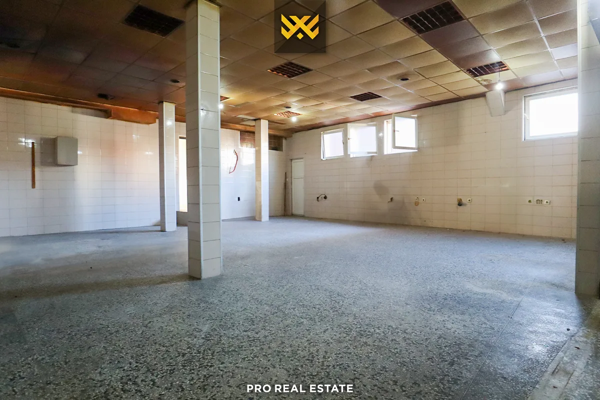 Lokal 280m² me #QIRA në Emshir