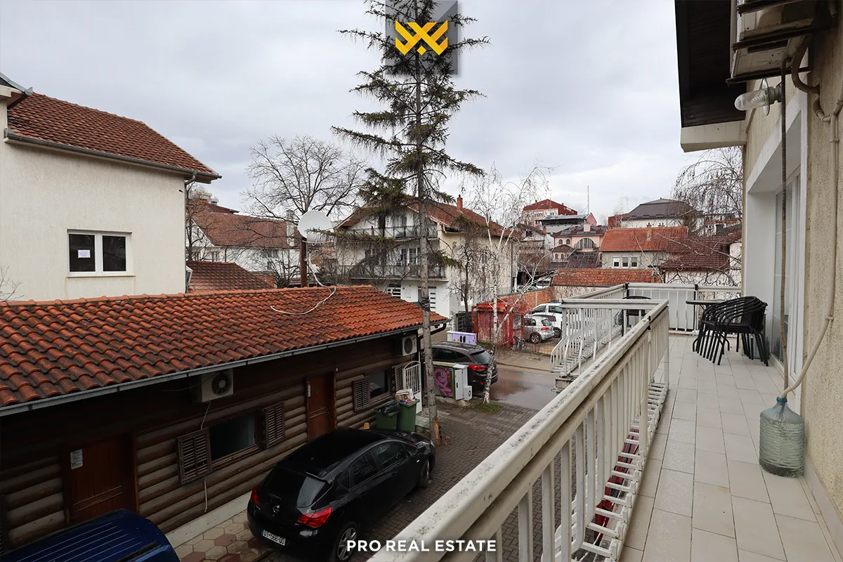 Shtëpi - Zyrë 540m² me #QIRA në Pejton.