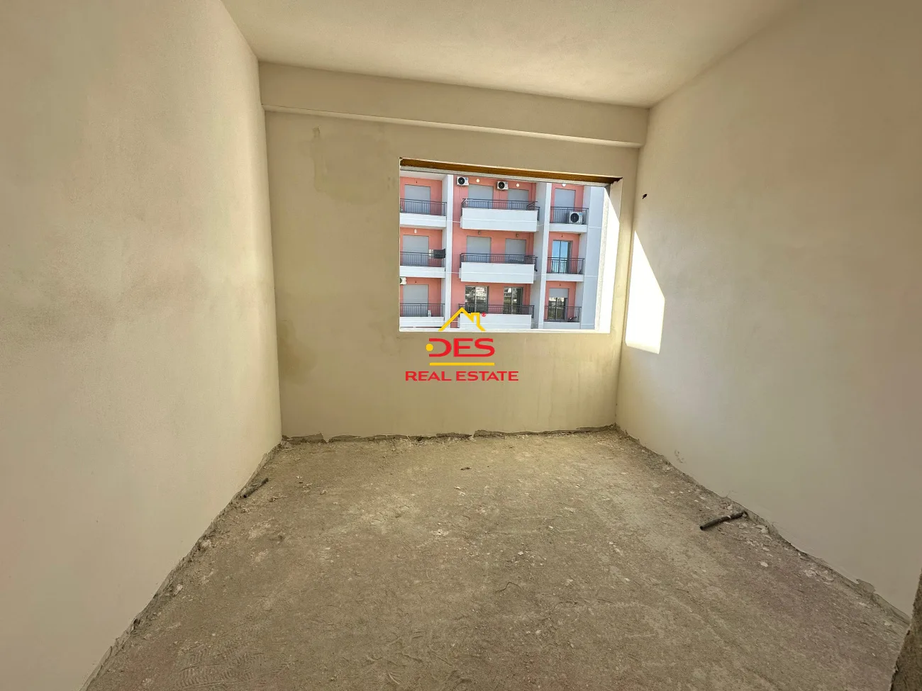 Shitet apartament 2+1 me këste në orikum