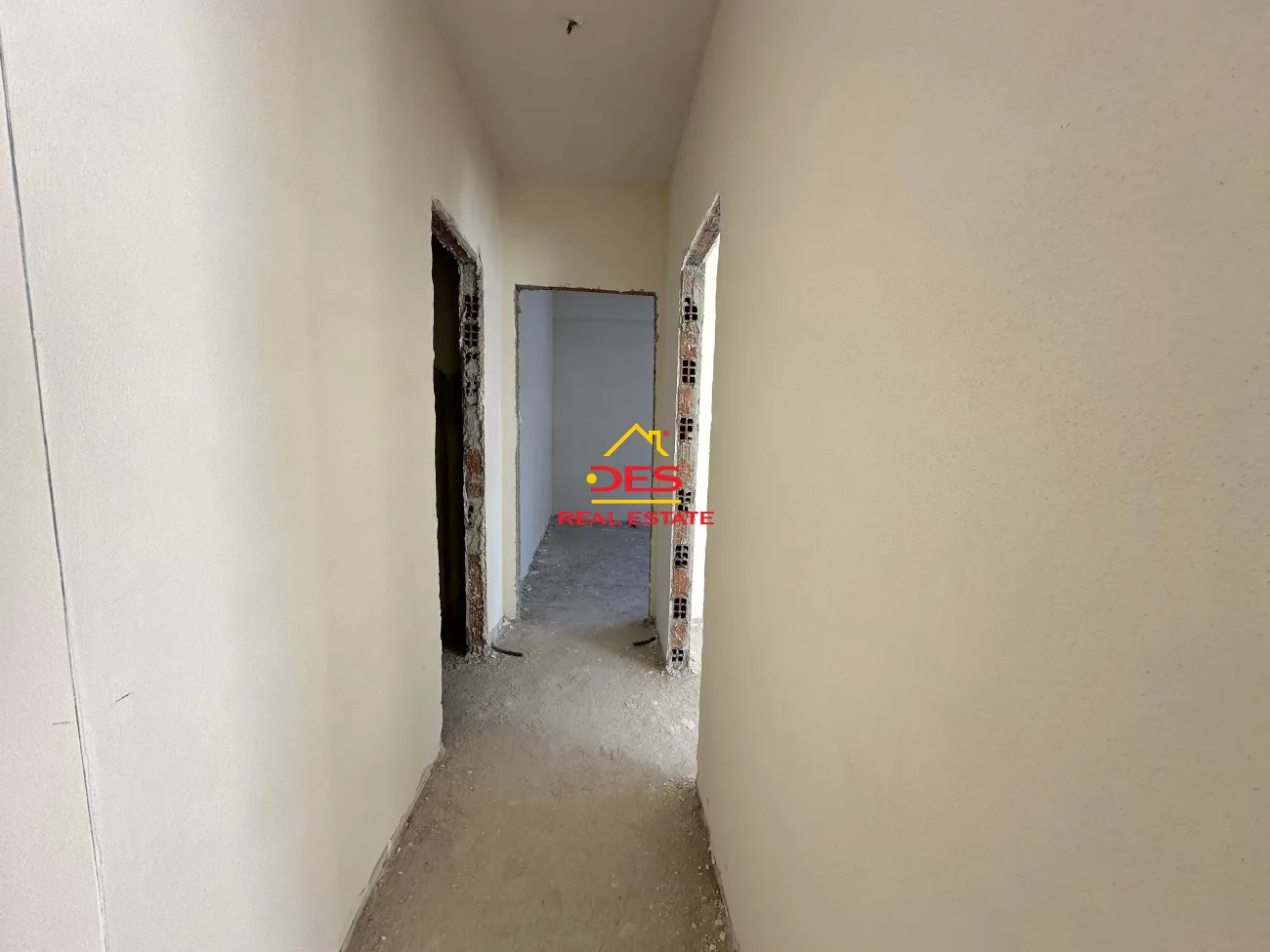 Shitet apartament 2+1 me këste në orikum