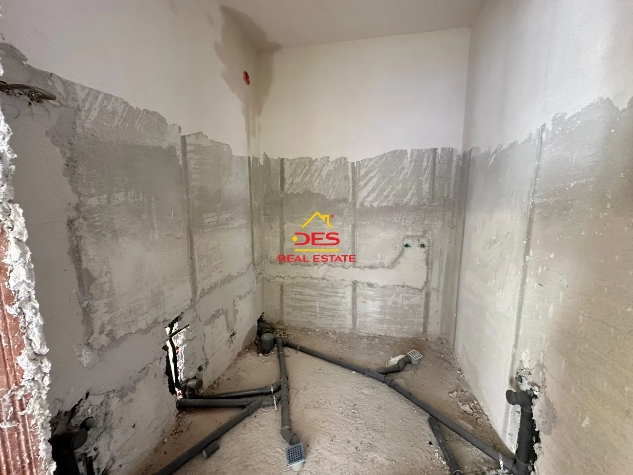 Shitet apartament 2+1 me këste në orikum