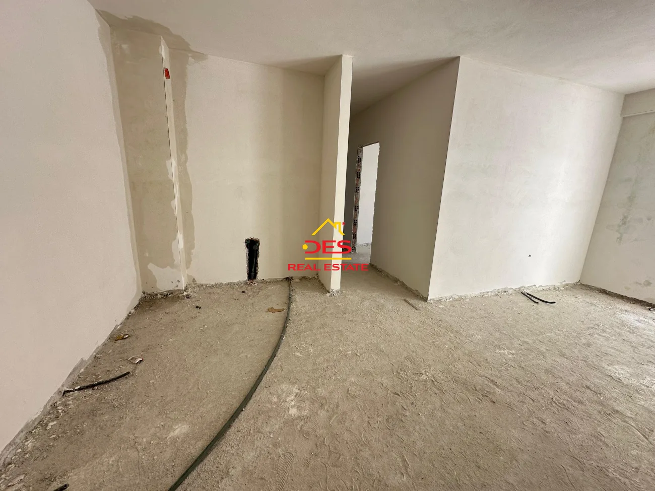 Shitet apartament 2+1 me këste në orikum