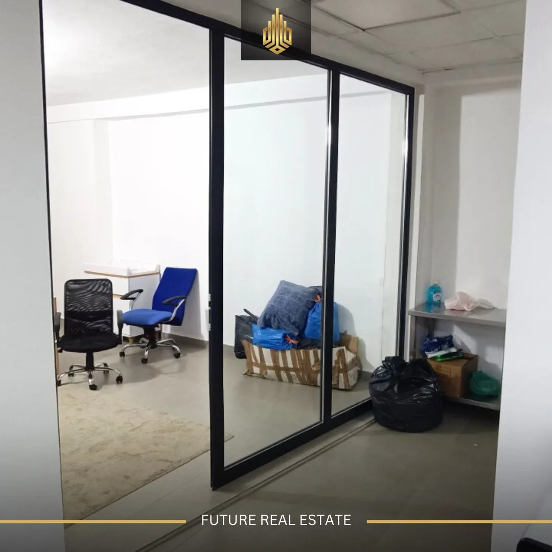 Lokal me QERA/160m²