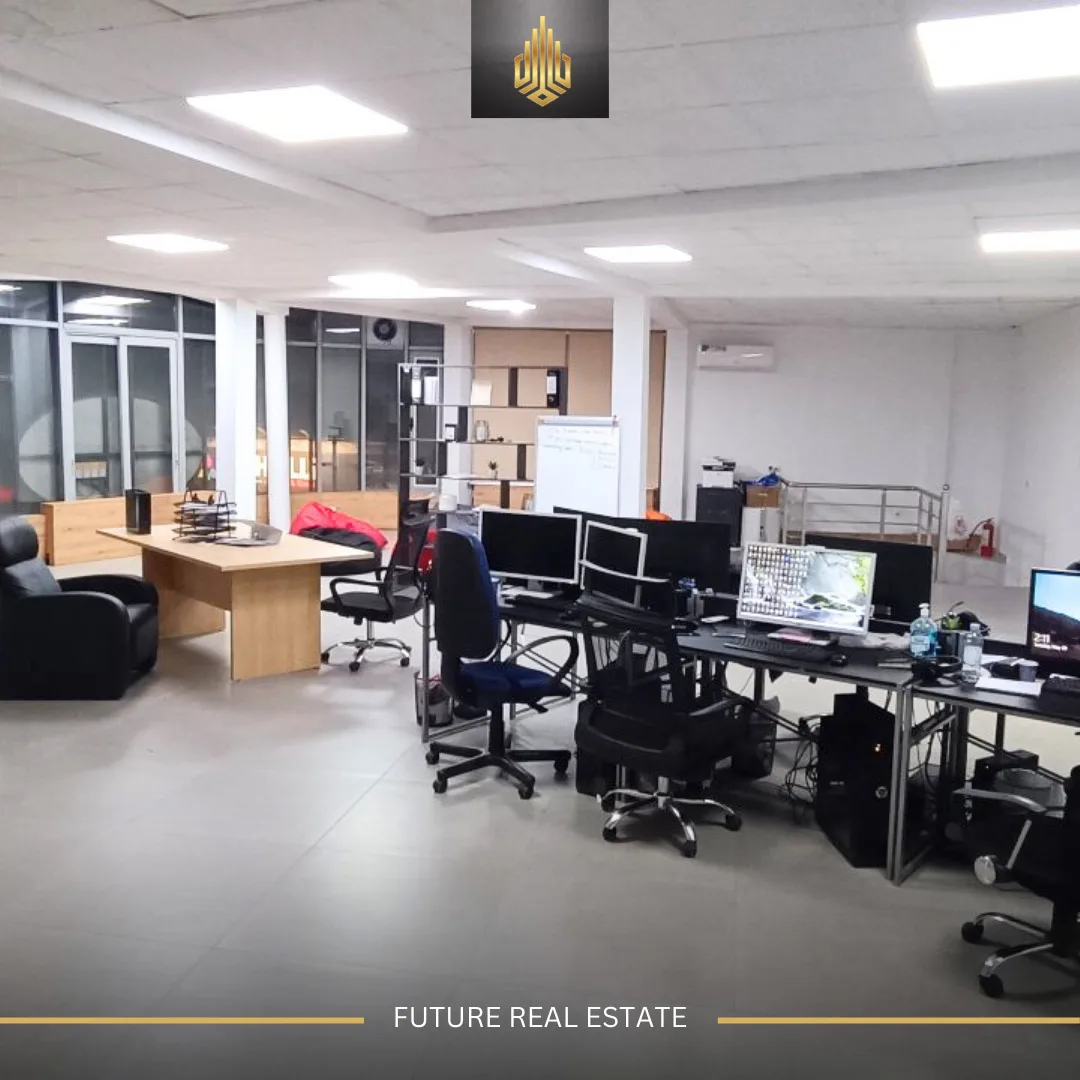 Lokal me QERA/160m²