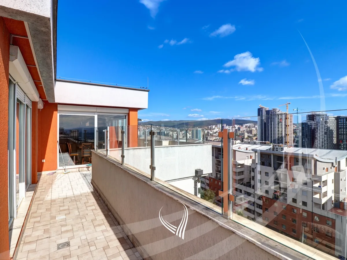 Penthouse 232m2 në shitje në lagjen Arbëria – Dragodan