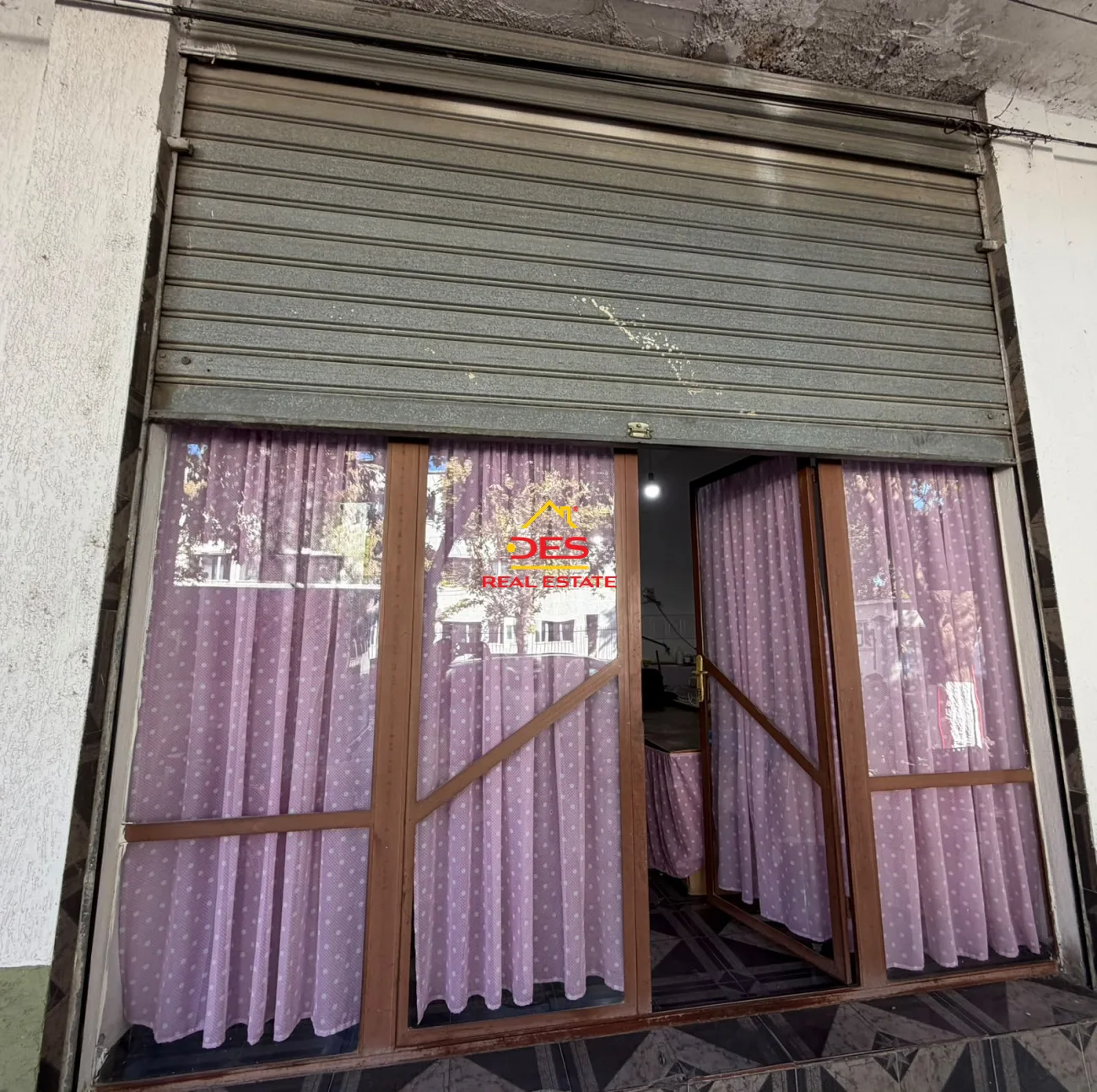 Shitet ambient biznesi pranë qendrës, elbasan.