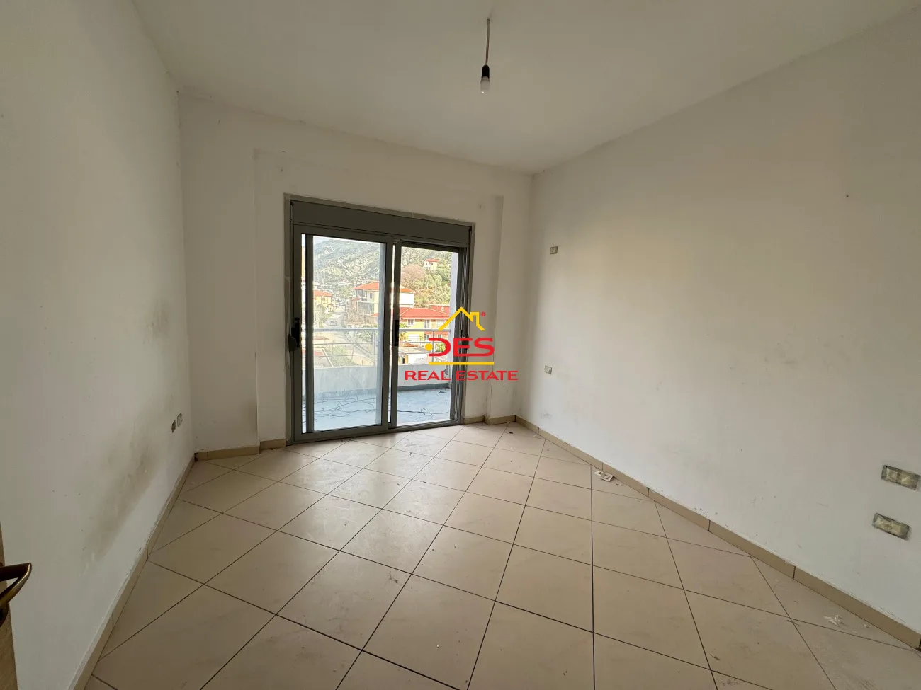 Shitet apartament 2+1+2 te bishti i kalldremit,vlorë