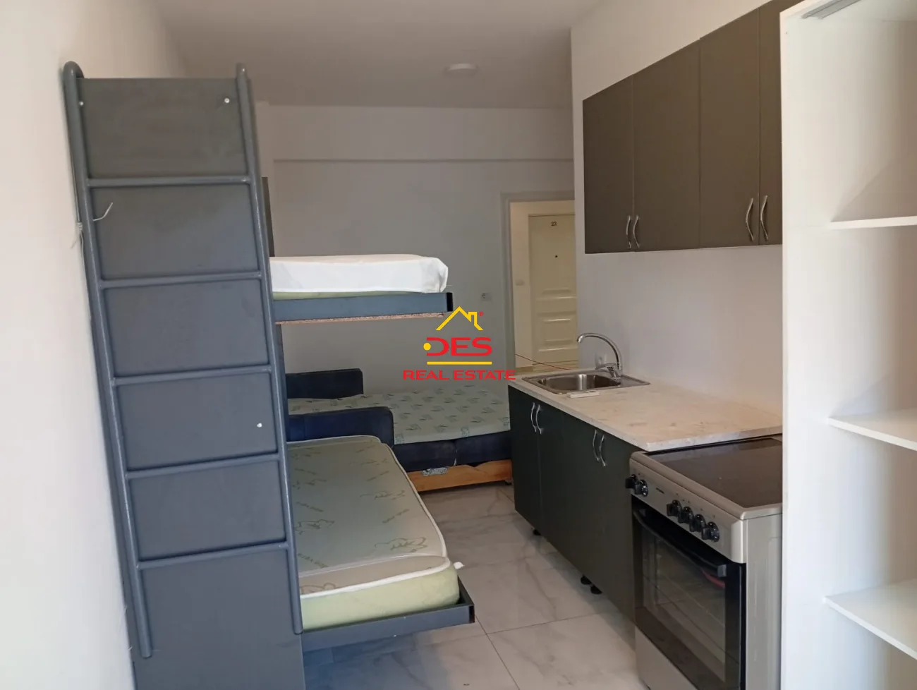 Shitet studio ne sarande