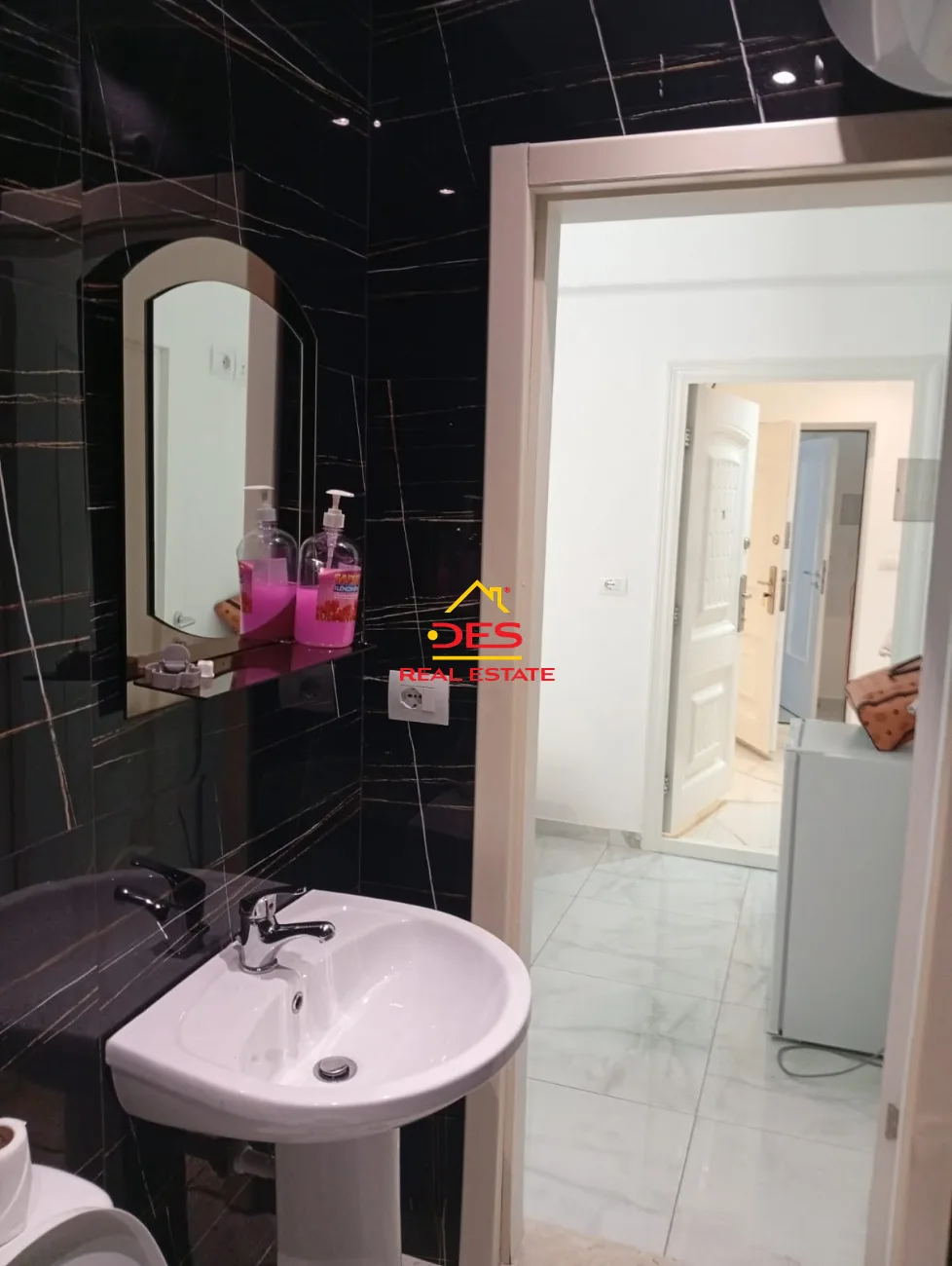 Shitet studio ne sarande