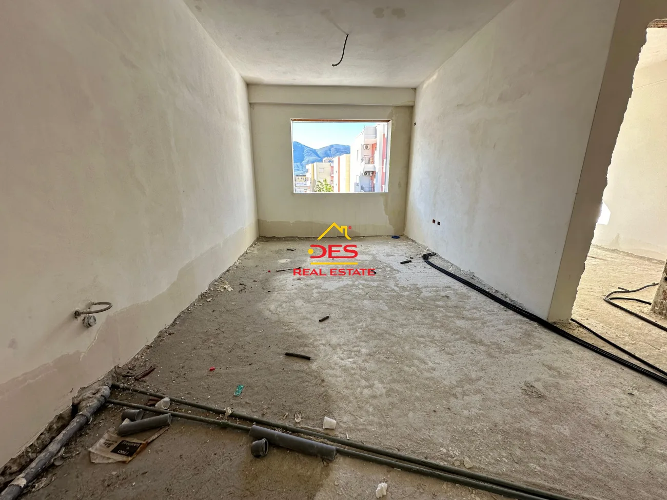Shitet apartament 1+1 me këste në orikum