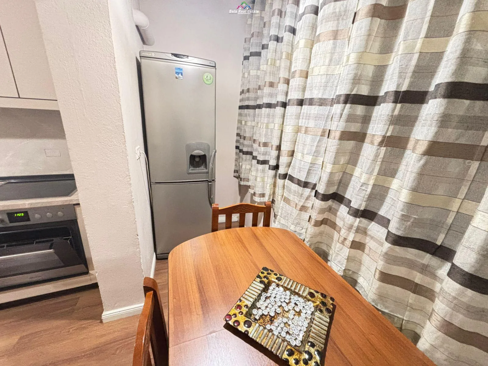 Apartament Me Qera 1+1 Tek Komuna e Parisit (ID B2101543) Tirane