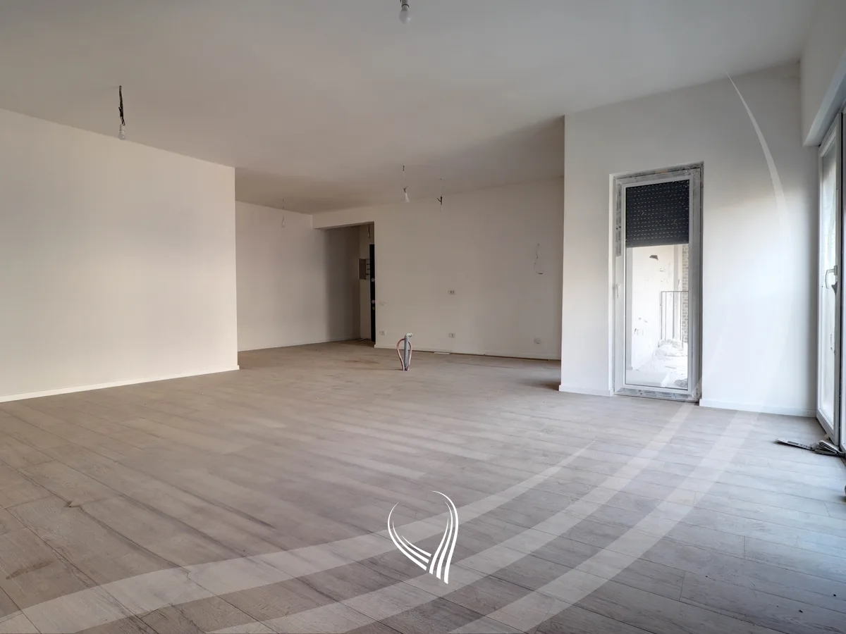 Banesë me 4 dhoma gjumi në shitje në lagjen Veternik - Gate Residence