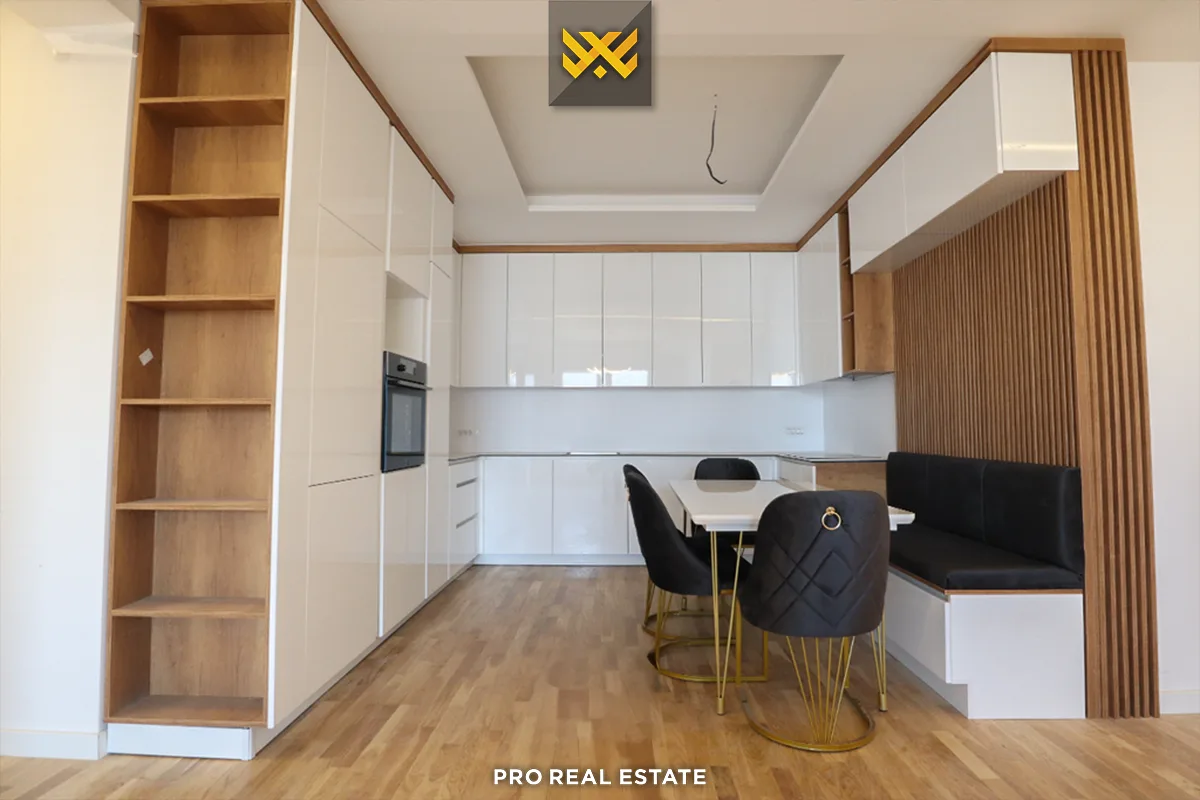 Banesë / Zyrë 132m² me #QIRA në Pejton