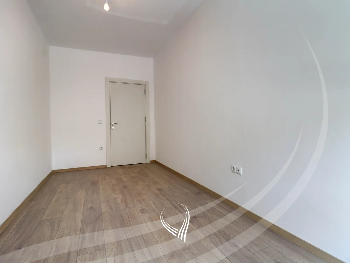 Banesë me 2 dhoma gjumi në shitje në lagjen Tophane