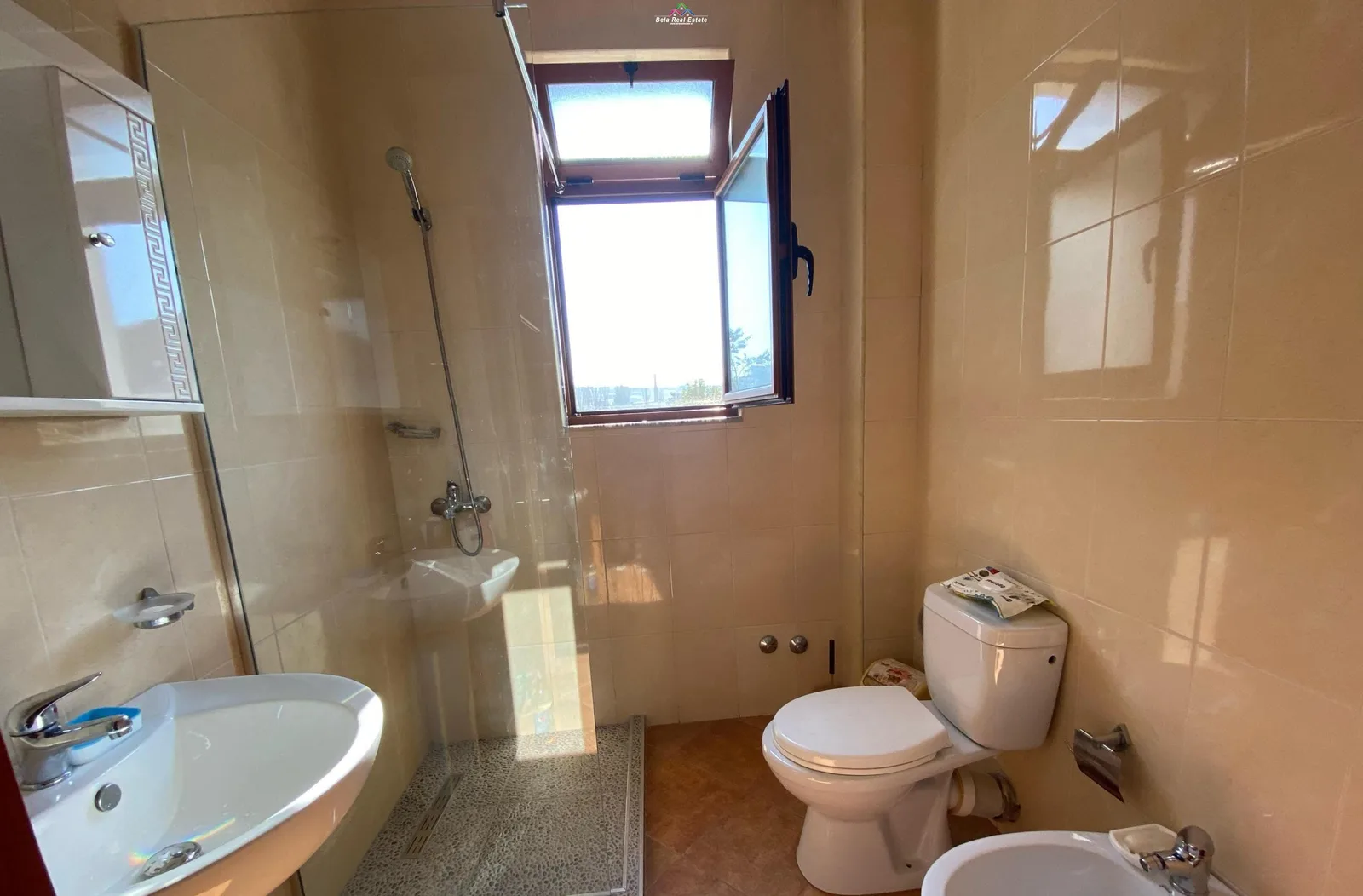 Kat Vile Me Qera 2+1+2 Ne Shkoze (ID BV22390) Tirane