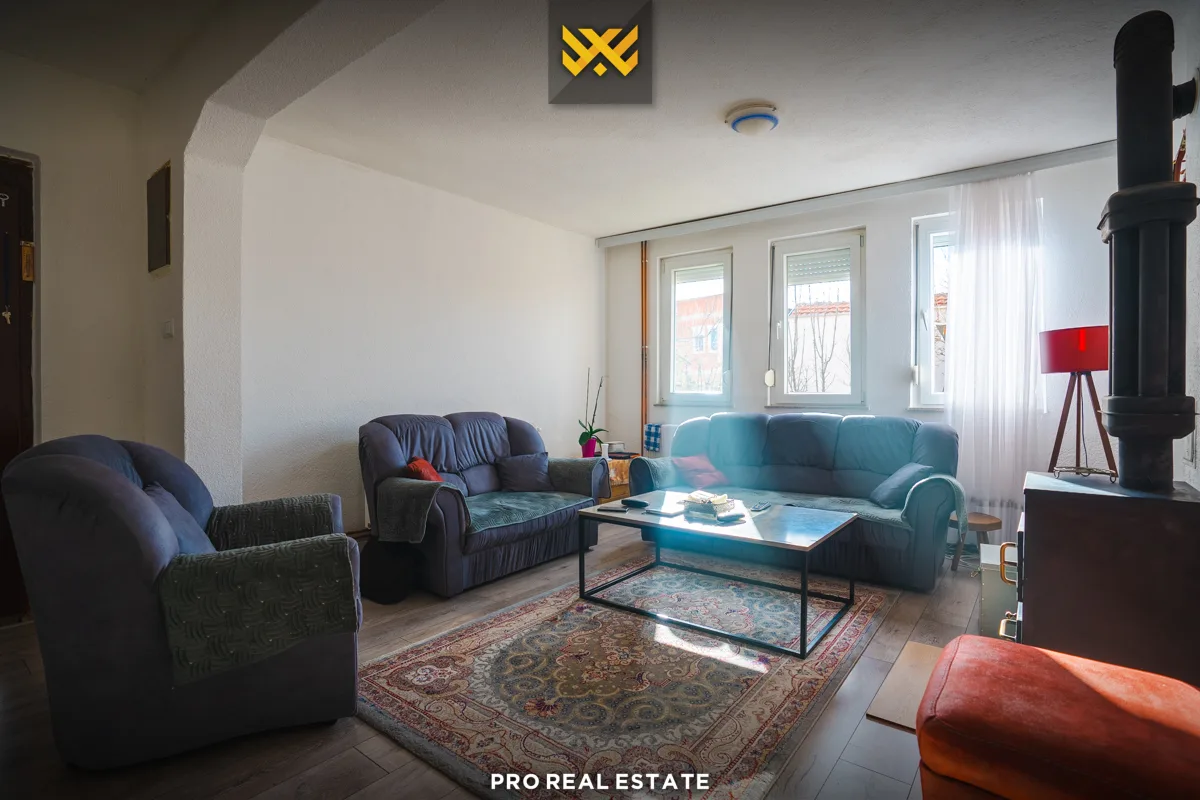 Dy shtëpi nga 250m² për #SHITJE në Bërnicë të Epërme.