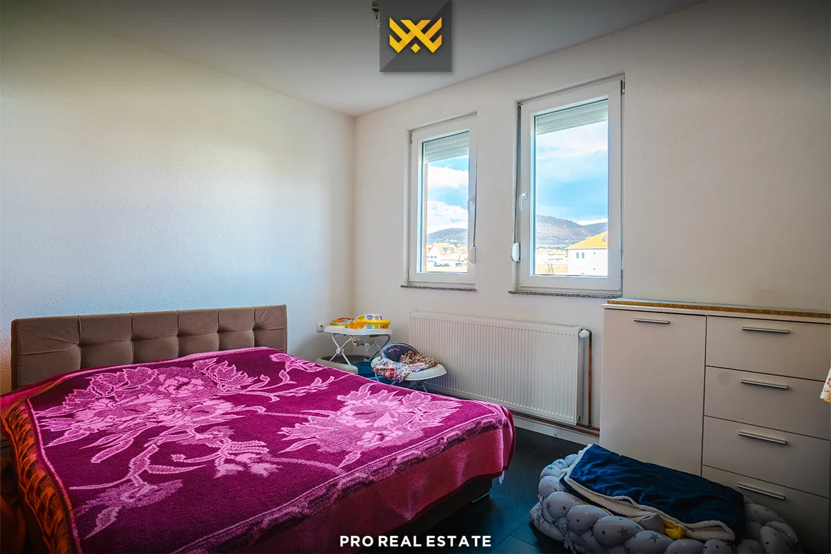 Dy shtëpi nga 250m² për #SHITJE në Bërnicë të Epërme.
