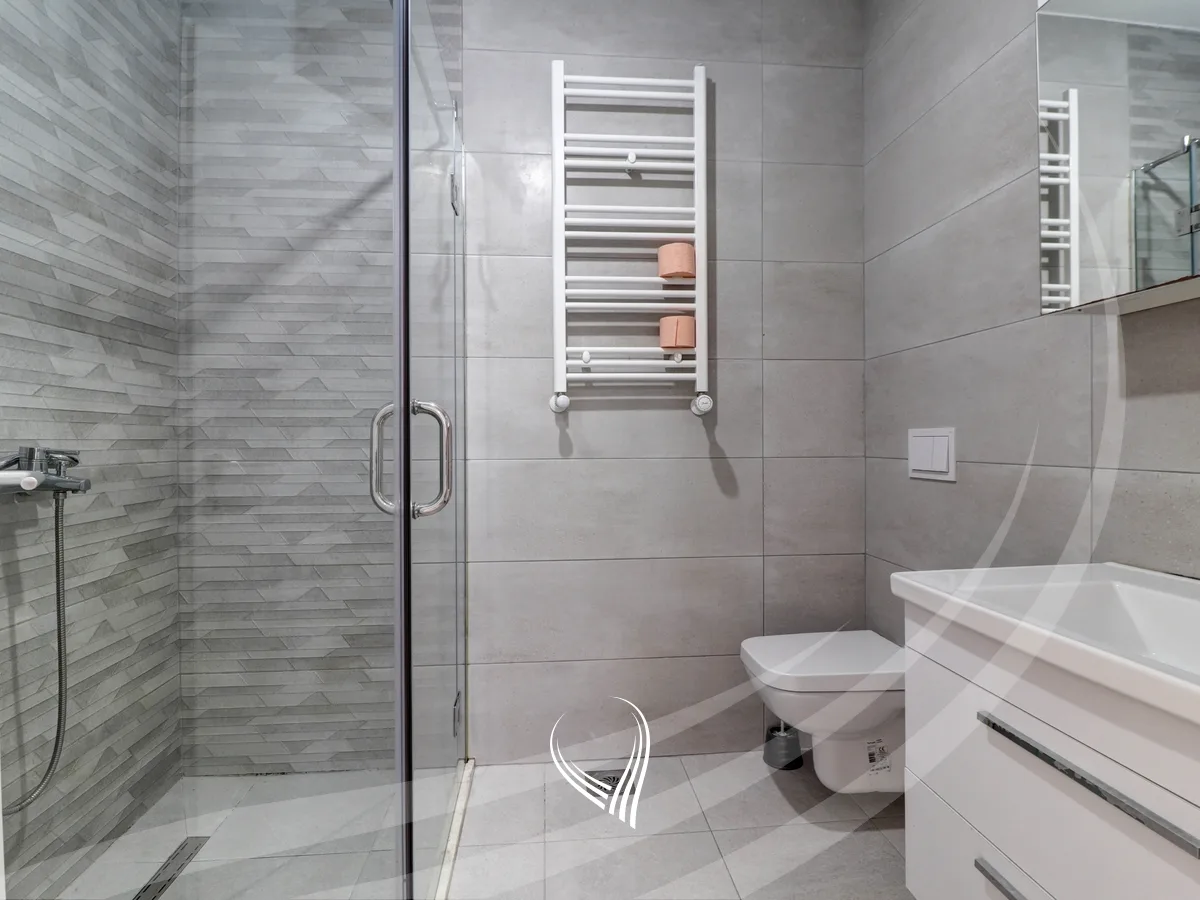 Zyre me 3 dhoma pune me qira në lagjen Mati 1
