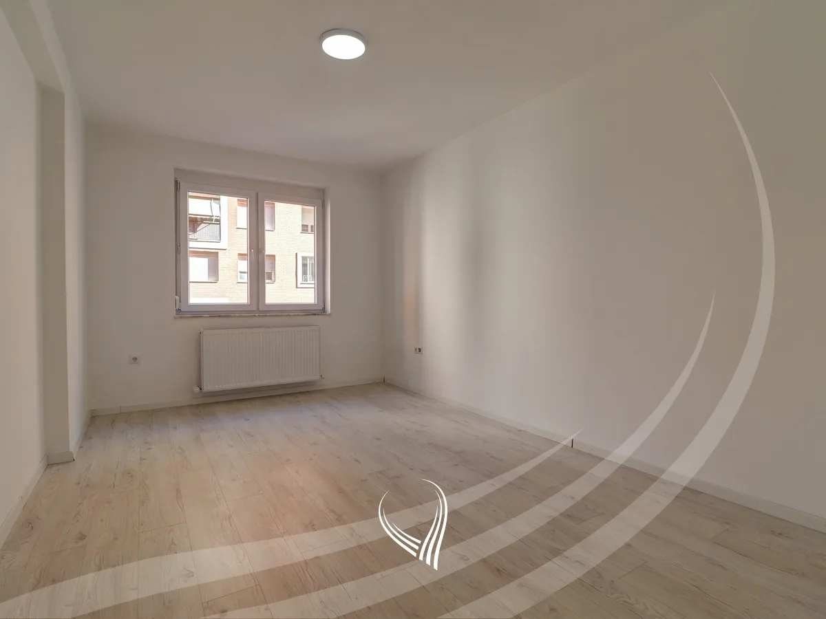 Zyre me 3 dhoma pune me qira në lagjen Mati 1