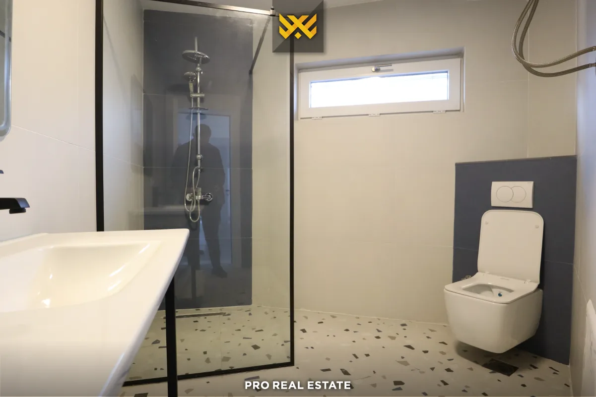 Objekt 340m² me #QIRA në Dragodan.
