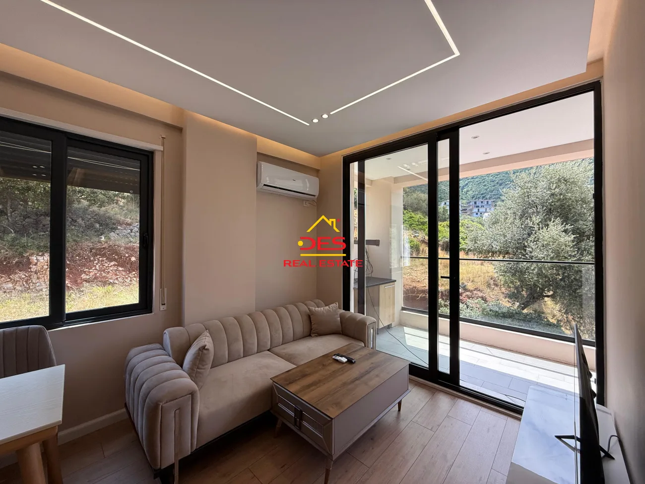 Shitet apartament 1+1 pranë vilave qeveritare, ujë i ftohtë, vlorë