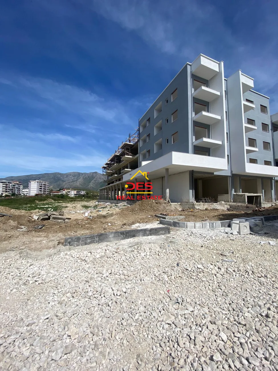 Okazion shiten apartamente 1+1 dhe 2+1 në orikum ❗❗