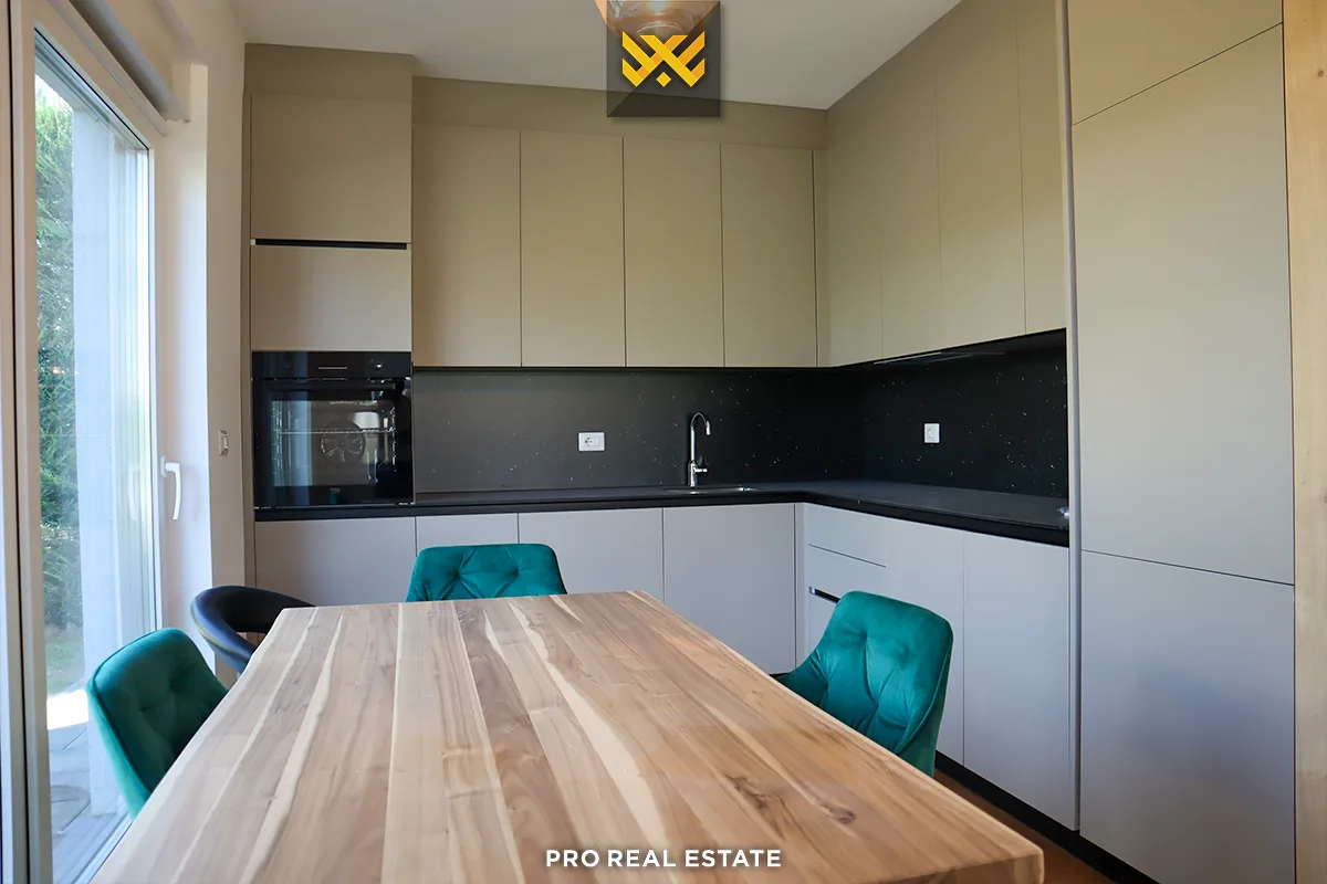 Shtëpi 180m² + 87m² për #SHITJE në Lagjen Priam Village