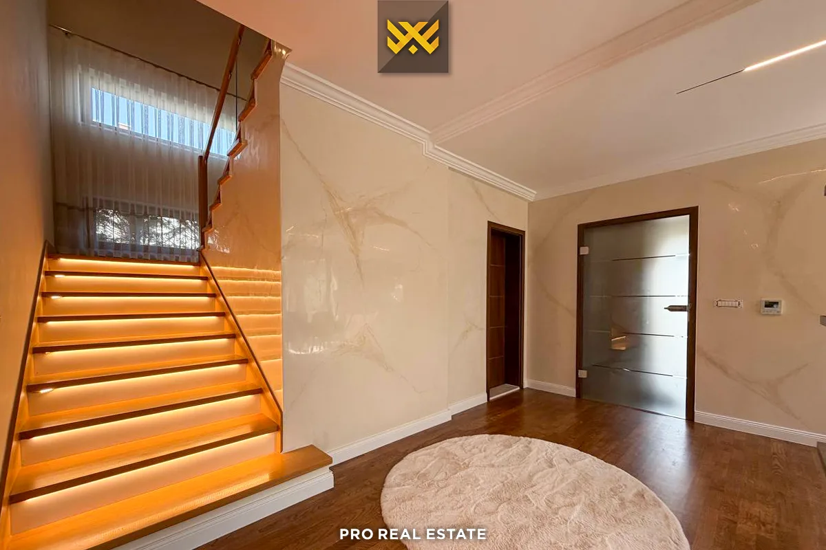 Shtëpi 310m² për #SHITJE në Marigona Residence