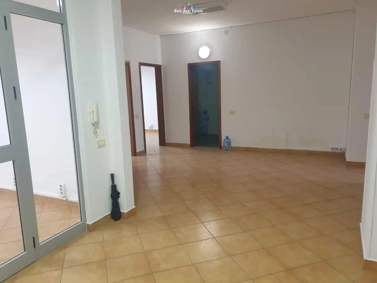 Zyre Me Qera Tek Bulevardi Zogu i Pare (ID BZ2977) Tirane